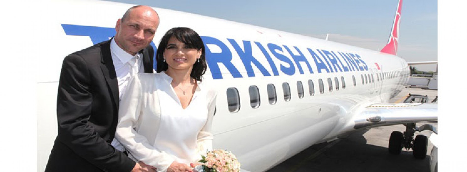 Wedding above the clouds on Turkish Airlines flight