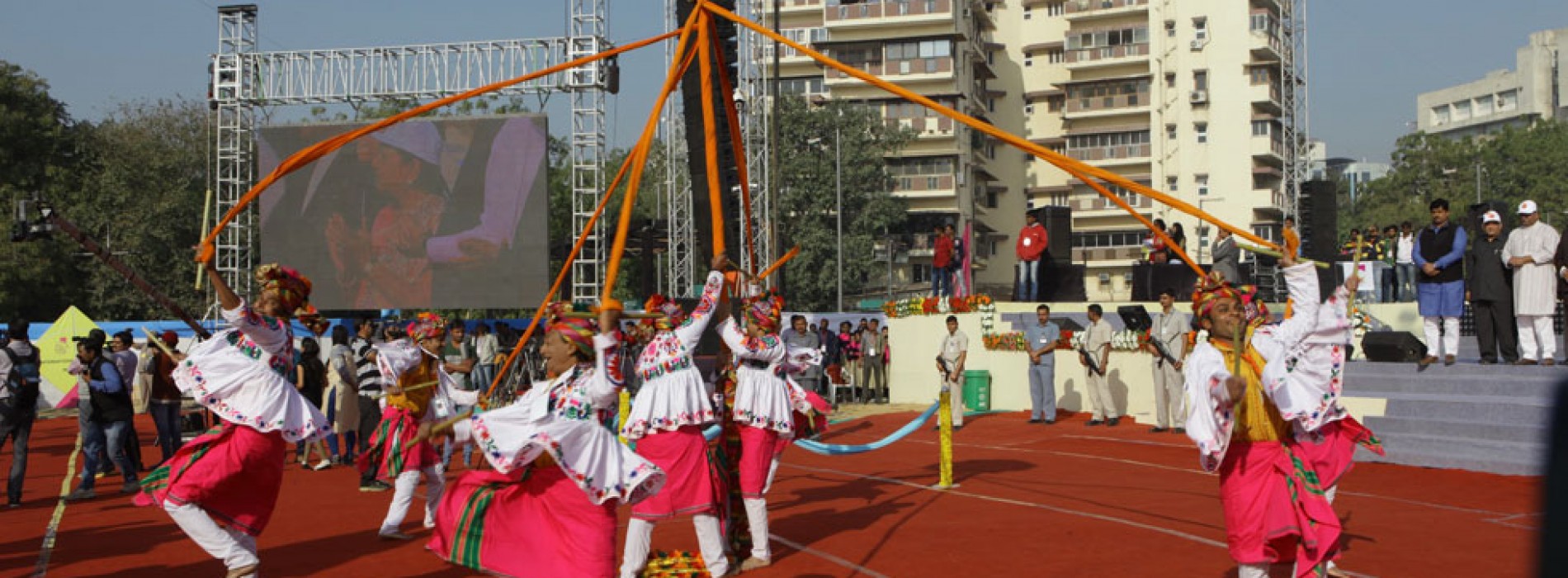 Gujarat’s Kite Festival ’16: grand and colorful