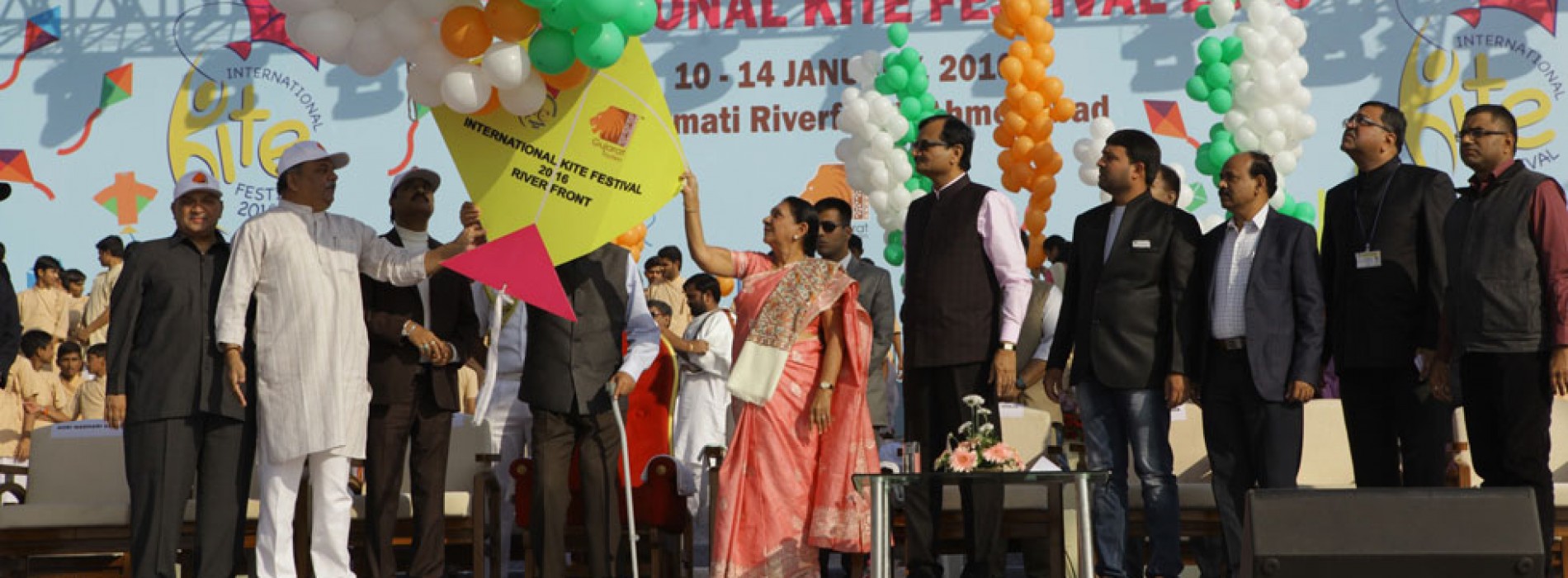 Gujarat’s Kite Festival ’16: grand and colorful