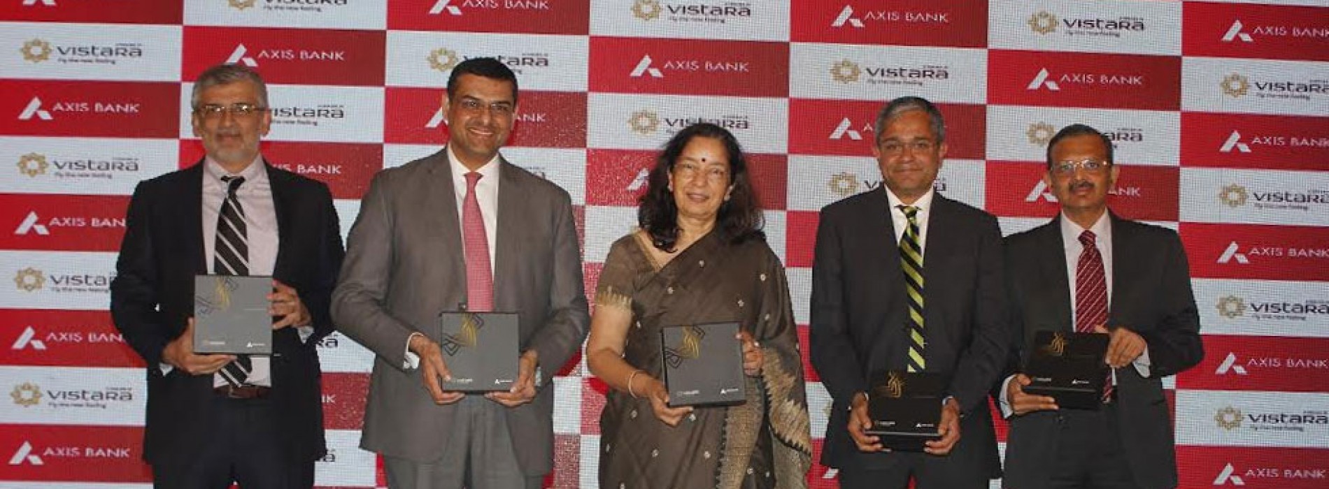 Axis Bank and Vistara unveil cobranded credit card