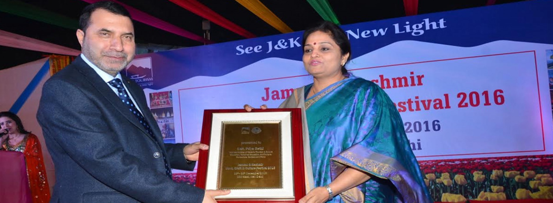 Priya Sethi inaugurates J&K Tourism Food, Craft & Culture Festival 2016 at Dilli Haat