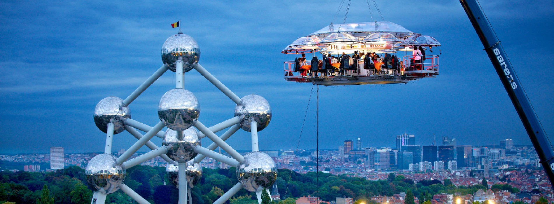 Dinner in the Sky by MONTE-CARLO