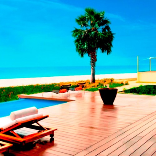 Two perfect settings for a memorable holiday: The Oberoi, Dubai and The Oberoi Beach Resort, Al Zorah