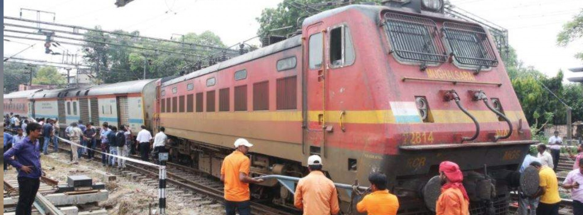 Delhi-Ranchi Rajdhani Express derails in Delhi