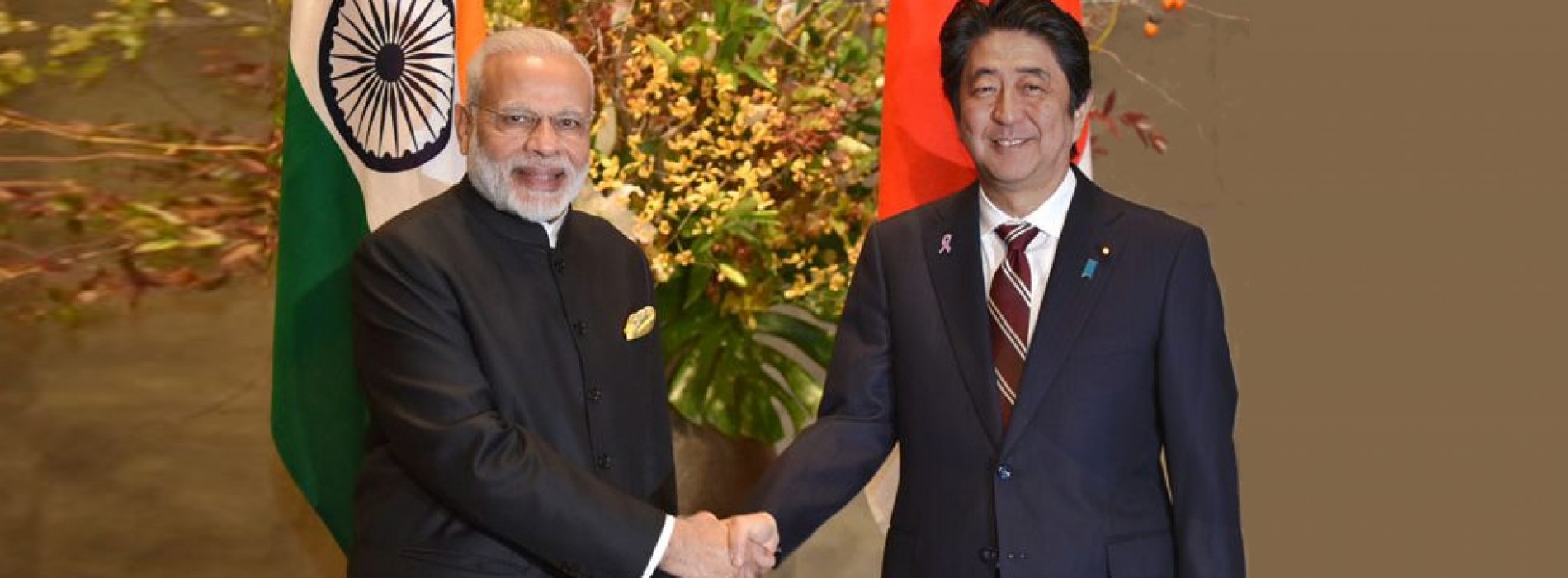 Shinzo Abe will undertake a two-day official visit to India from today to hold the annual India-Japan Summit