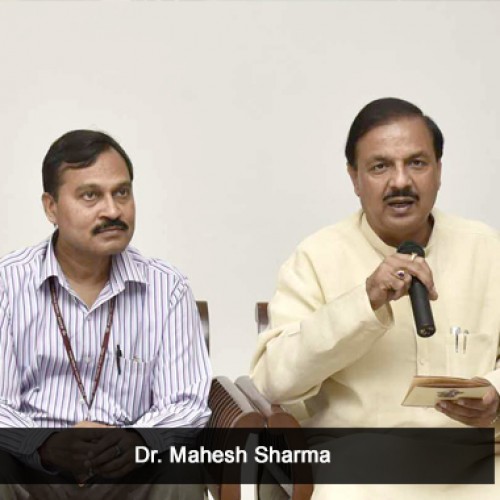 Dr. Mahesh Sharma participated in ‘Swachhta Hi Sewa Abhiyaan’ in Noida