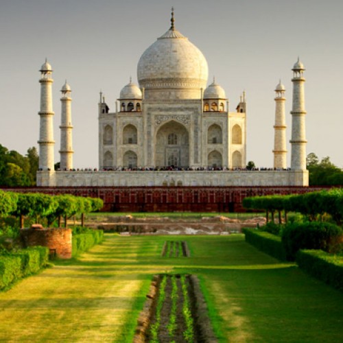 Taj Mahal to limit visitor time and numbers to ease congestion