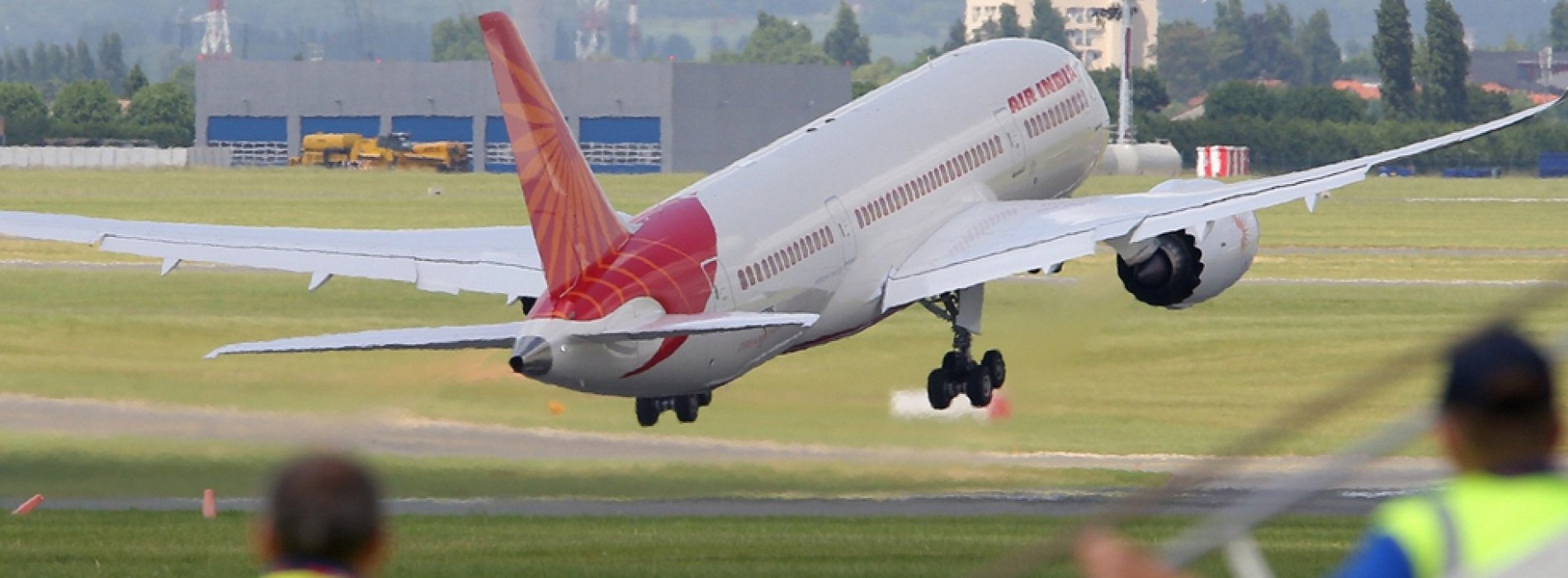 Parliamentary panel discusses issues related to Air India stake sale