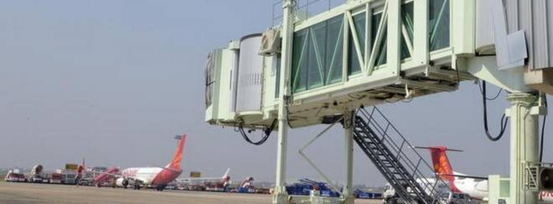 Aviation Ministry insists on use of aerobridges