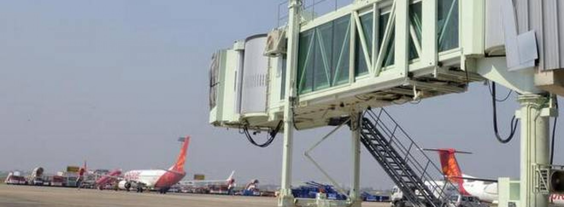 Aviation Ministry insists on use of aerobridges