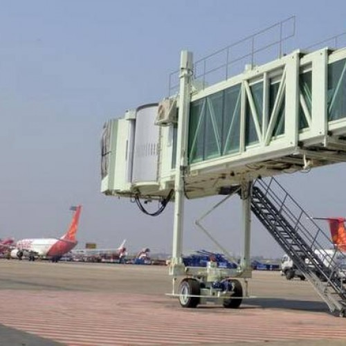 Aviation Ministry insists on use of aerobridges