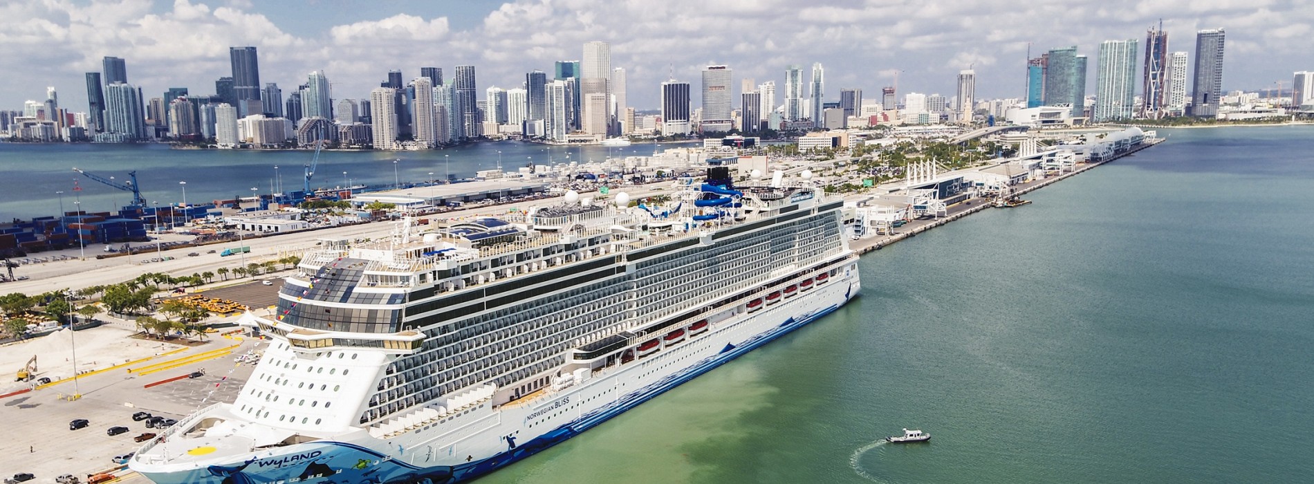 Norwegian Bliss becomes largest Passenger Ship to Traverse Panama Canal