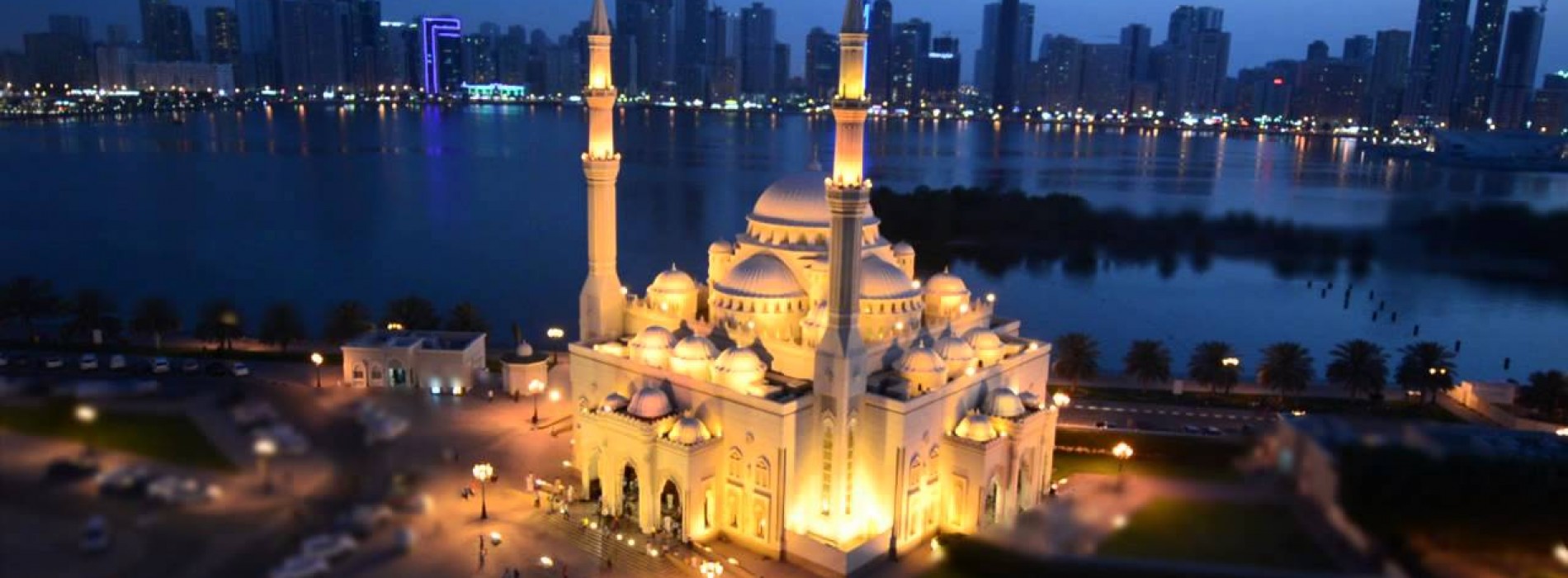 Explore the beauty of magnificent mosques of Sharjah