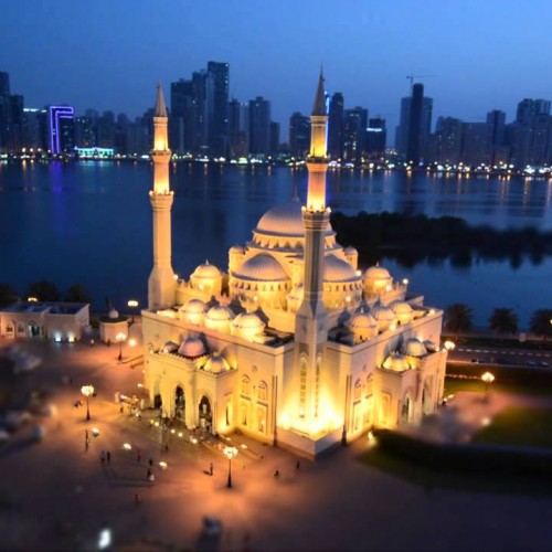 Explore the beauty of magnificent mosques of Sharjah