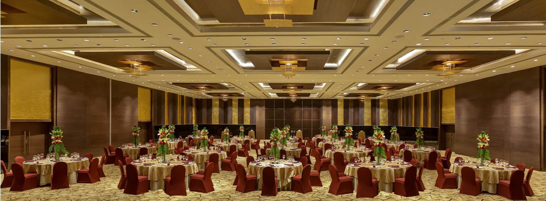 Your dream for a lavish wedding ends with Hotel Sahara Star