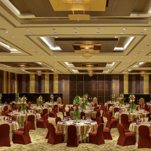 Your dream for a lavish wedding ends with Hotel Sahara Star