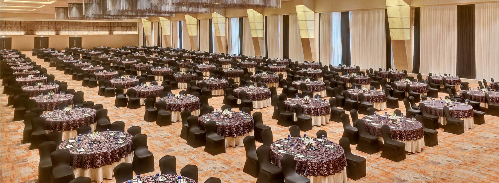 Your dream for a lavish wedding ends with Hotel Sahara Star