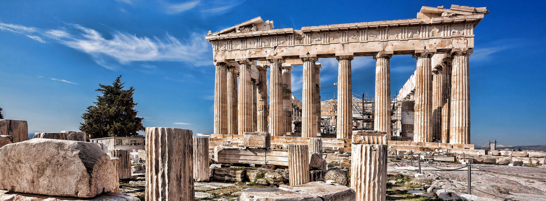 Reasons that will make you fall in love with Greece