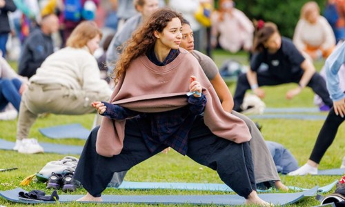 7000 Muscovites and tourists took part in International Yoga Day in Moscow