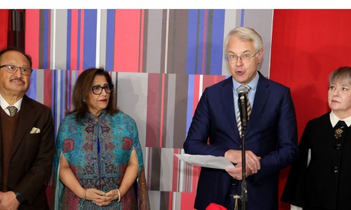 Le Méridien New Delhi Unveils “Consciously Festive” 23-ft Christmas Tree Crafted from 300 kg of E-Waste